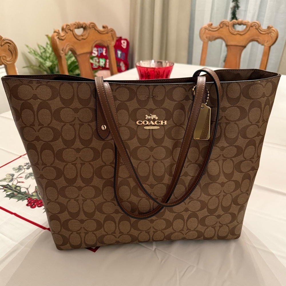Coach Tote
